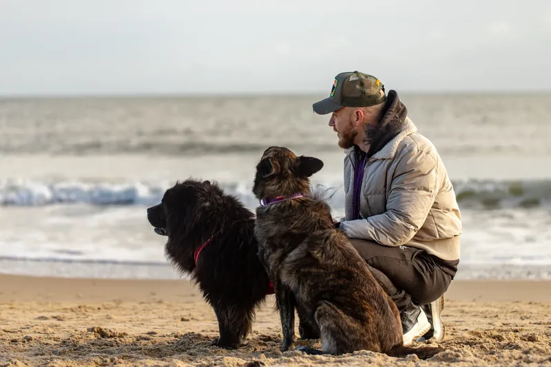 Baloo and Estia on the beach (7 of 22)