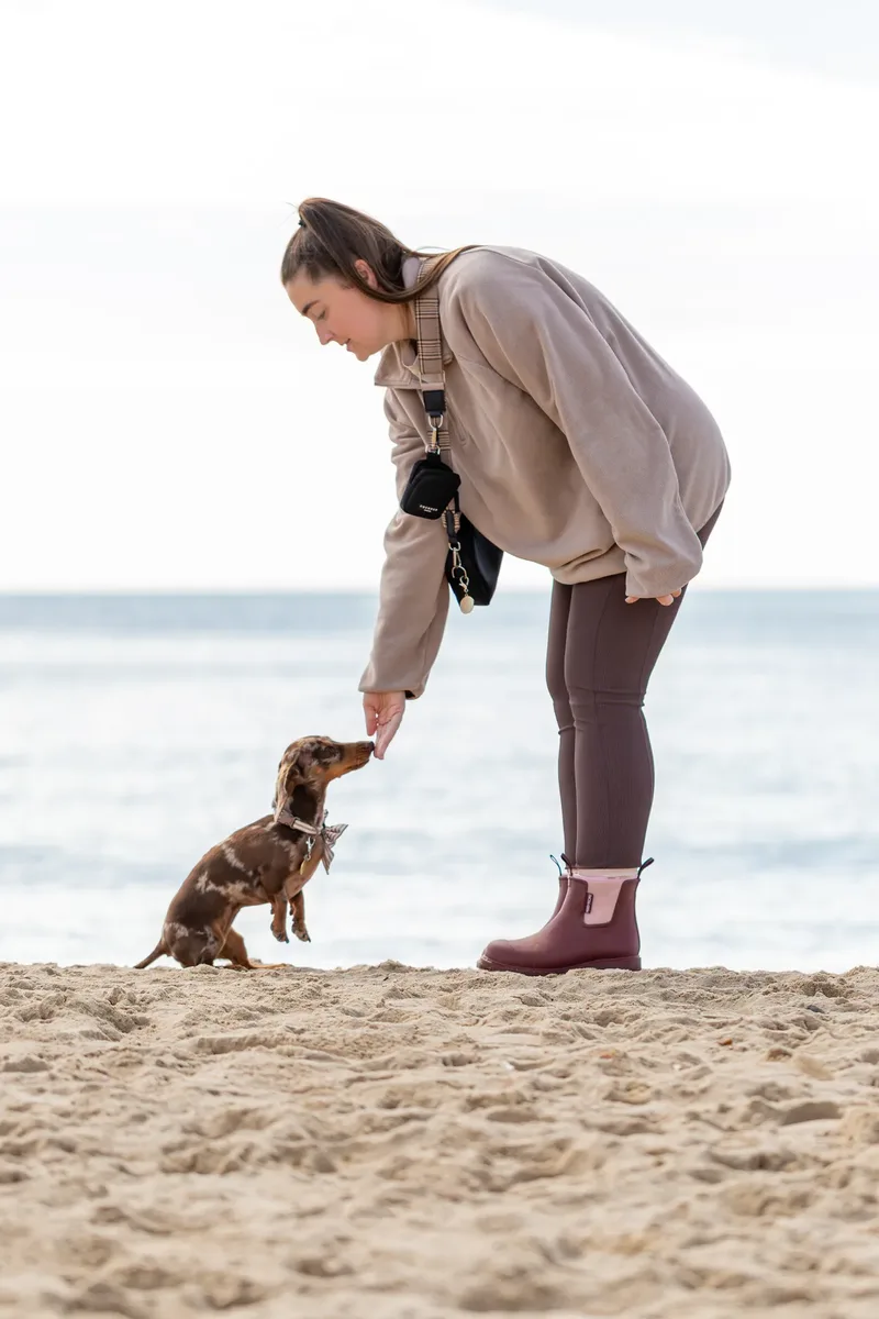 Margot at the beach (20 of 45)