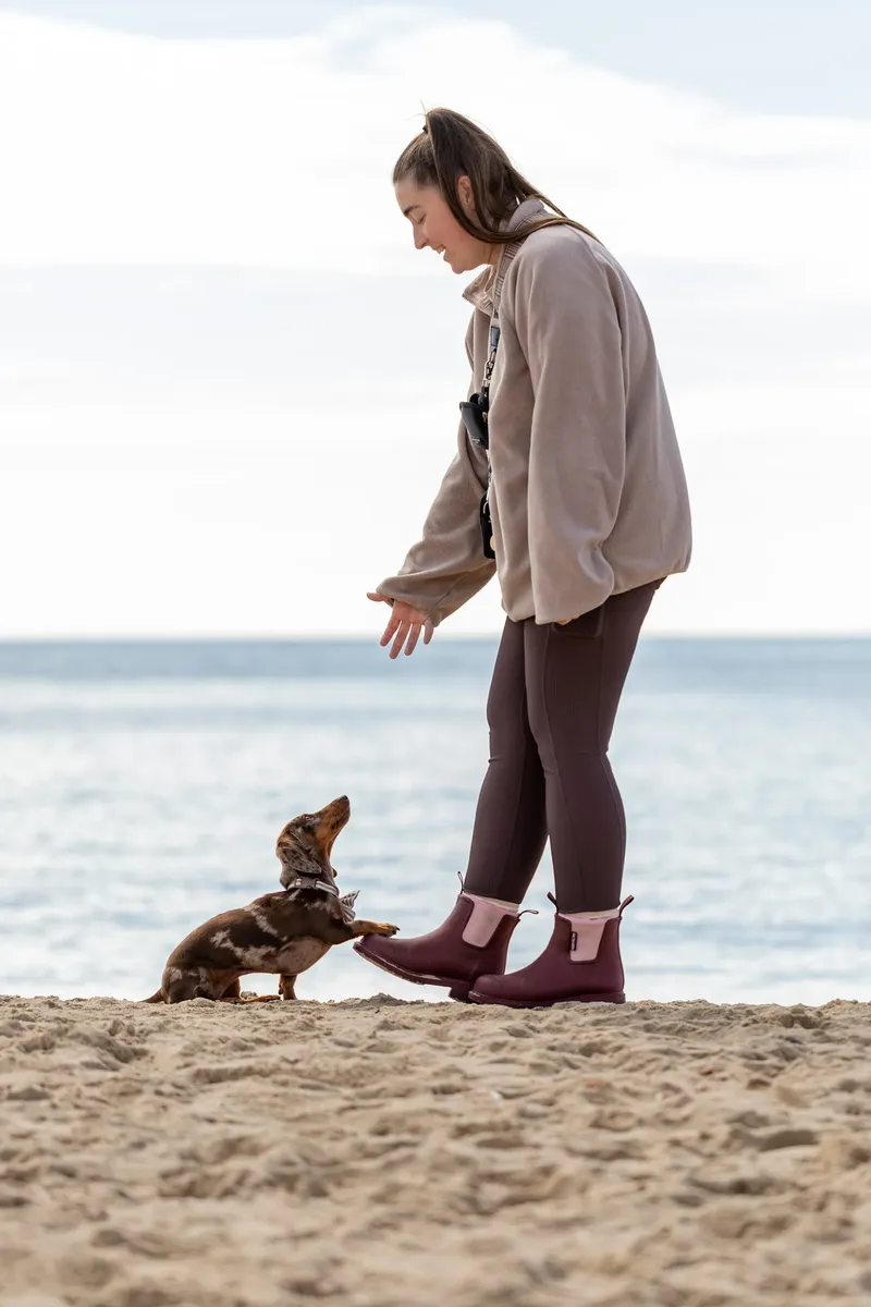 Margot at the beach (19 of 45)